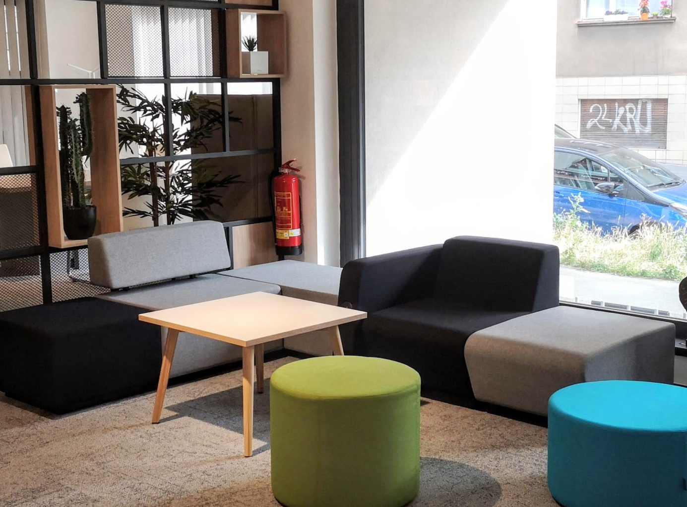 Moderní kancelář začíná u nábytku. Nechte si vytvořit kancelář na míru